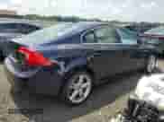 2016 Volvo S60 T5 Premier z VIN YV1612TK3G2414236, wystawiony jako Copart lot #64383265 z przebiegiem 130 704 mil mil oraz Szkoda całkowita • Salvage title. Historia ofert i sprzedaży dostępna na DreamBid. Obrazek 3.