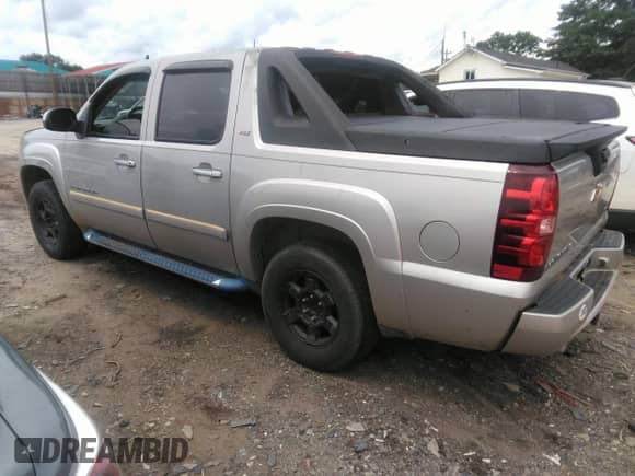 2007 Chevrolet Avalanche 3LT с VIN 3GNFK12367G289710, выставлен на аукционе IAAI как лот 42380621 с пробегом 276 481 миль миль и . История ставок и продаж доступна на DreamBid. Изображение 3.