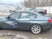 2014 BMW 3 Series 335i xDrive z VIN WBA3B9G59ENR91249, wystawiony jako IAAI lot #41911039 z przebiegiem 97 597 mil mil oraz . Historia ofert i sprzedaży dostępna na DreamBid. Obrazek 14.