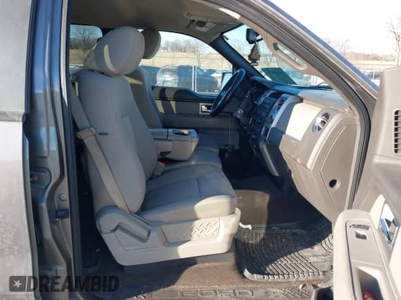 2010 Ford F-150 XL с VIN 1FTFW1EV8AFA82741, выставлен на аукционе IAAI как лот 41685373 с пробегом 147 296 миль миль и . История ставок и продаж доступна на DreamBid. Изображение 5.