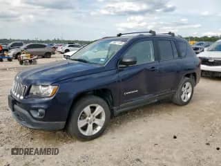 2012 Jeep Compass Sport z VIN 1C4NJCBA9CD652140, wystawiony jako Copart lot #58621155 z przebiegiem 156 460 mil mil oraz Czysty tytuł • Clean title. Historia ofert i sprzedaży dostępna na DreamBid. Obrazek 1.