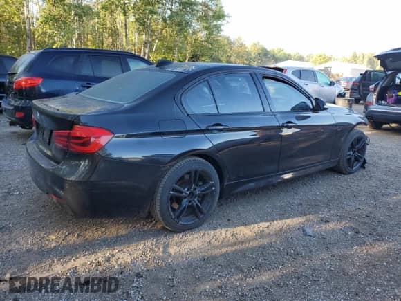 2018 BMW 3 Series 330i xDrive z VIN WBA8D9C50JEB35471, wystawiony jako Copart lot #80644555 z przebiegiem 195 409 mil mil oraz Czysty tytuł • Clean title. Historia ofert i sprzedaży dostępna na DreamBid. Obrazek 3.