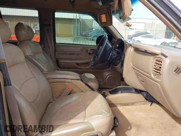 1998 Chevrolet Blazer LS with VIN 1GNCS13W6W2222740, listed as a IAAI auction lot 41766049 with 140,496 mi miles and . Bid and sale history available at DreamBid. Image 5.