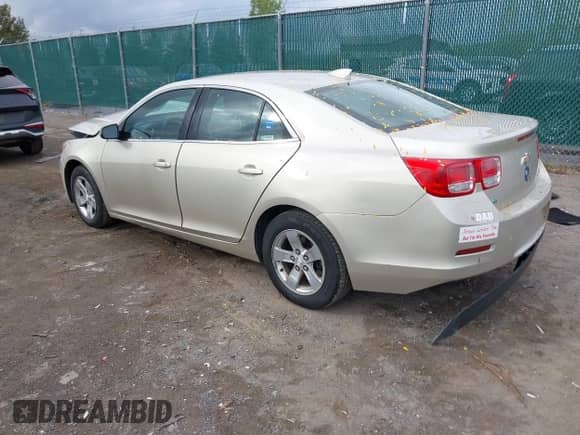 2016 Chevrolet Malibu LT z VIN 1G11C5SA3GF158654, wystawiony jako IAAI lot #43309131 z przebiegiem 176 830 mil mil oraz . Historia ofert i sprzedaży dostępna na DreamBid. Obrazek 3.