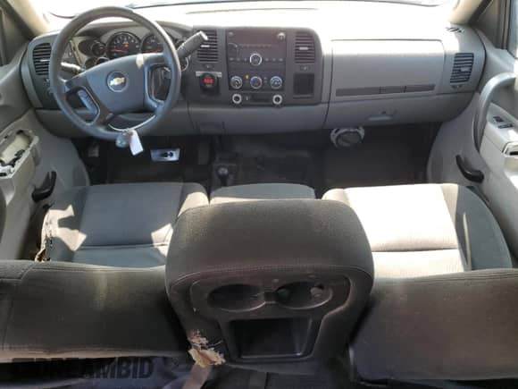 2014 Chevrolet Silverado 2500HD Work Truck z VIN 1GC1KVCG8EF144274, wystawiony jako Copart lot #71107454 z przebiegiem 349 779 mil mil oraz Szkoda całkowita • Salvage title. Historia ofert i sprzedaży dostępna na DreamBid. Obrazek 8.