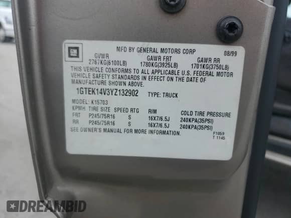 2000 GMC Sierra 1500 SLE z VIN 1GTEK14V3YZ132902, wystawiony jako Copart lot #83982915 z przebiegiem 187 430 mil mil oraz Czysty tytuł • Clean title. Historia ofert i sprzedaży dostępna na DreamBid. Obrazek 12.