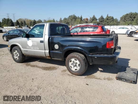 2000 Chevrolet S-10 LS with VIN 1GCDT14W4Y8197054, listed as a Copart auction lot 75340294 with 246,045 mi miles and Salvage title. Bid and sale history available at DreamBid. Image 2.