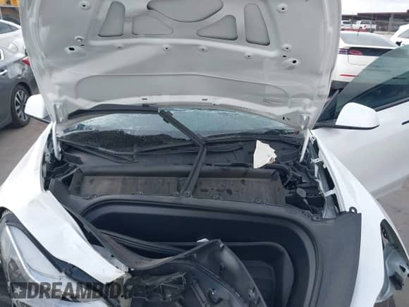 2023 Tesla Model Y Long Range с VIN 7SAYGDEE2PA071402, выставлен на аукционе IAAI как лот 42729170 с пробегом 31 865 миль миль и . История ставок и продаж доступна на DreamBid. Изображение 10.