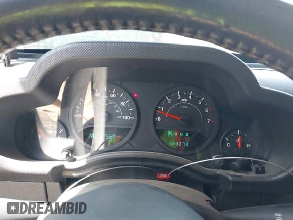 2008 Jeep Wrangler Unlimited X z VIN 1J4GA39188L518712, wystawiony jako IAAI lot #41993372 z przebiegiem 128 278 mil mil oraz . Historia ofert i sprzedaży dostępna na DreamBid. Obrazek 7.