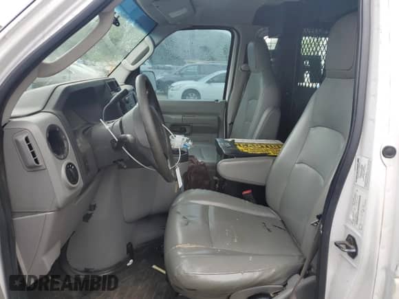 2014 Ford Econoline Cargo Commercial с VIN 1FDSS3EL0EDB04586, выставлен на аукционе Copart как лот 59815275 с пробегом 216 411 миль миль и Списание • Salvage title. История ставок и продаж доступна на DreamBid. Изображение 7.