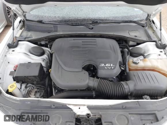 2019 Chrysler 300 Touring с VIN 2C3CCAAG3KH746211, выставлен на аукционе IAAI как лот 41920396 с пробегом 107 113 миль миль и . История ставок и продаж доступна на DreamBid. Изображение 10.