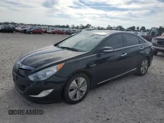 2015 Hyundai Sonata z VIN KMHEC4A40FA136388, wystawiony jako Copart lot #82593685 z przebiegiem 153 152 mil mil oraz Czysty tytuł • Clean title. Historia ofert i sprzedaży dostępna na DreamBid. Obrazek 1.