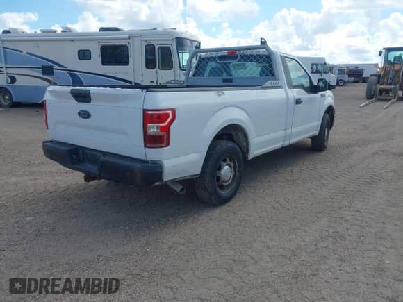 2018 Ford F-150 XL z VIN 1FTMF1CB9JKE60749, wystawiony jako IAAI lot #43389724 z przebiegiem 30 648 mil mil oraz . Historia ofert i sprzedaży dostępna na DreamBid. Obrazek 4.