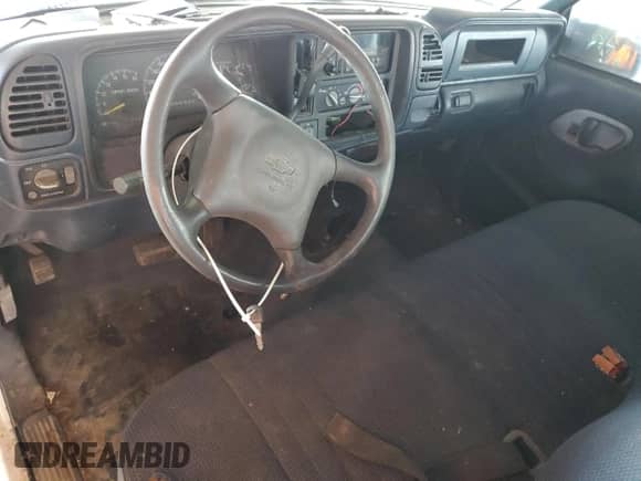 1999 Chevrolet Silverado 2500 with VIN 1GCGC24R6XF089316, listed as a Copart auction lot 70685425 with 112,207 mi miles and Salvage title. Bid and sale history available at DreamBid. Image 8.