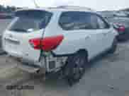 2017 Nissan Pathfinder SV z VIN 5N1DR2MN1HC611945, wystawiony jako IAAI lot #41932165 z przebiegiem 131 275 mil mil oraz . Historia ofert i sprzedaży dostępna na DreamBid. Obrazek 4.