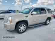 2008 Cadillac Escalade with VIN 1GYEC63818R139038, listed as a Copart auction lot 61863005 with 157,119 mi miles and Clean title. Bid and sale history available at DreamBid. Image 1.