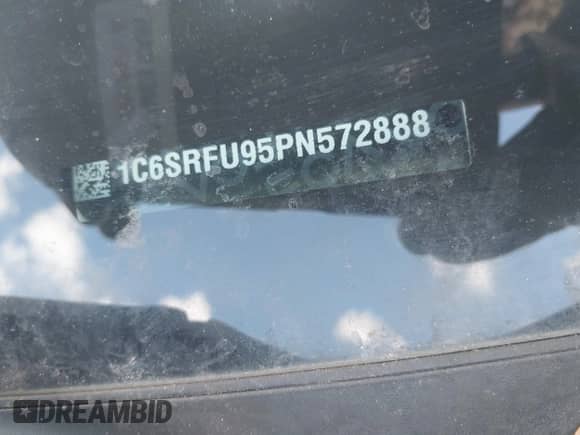 2023 Ram 1500 TRX z VIN 1C6SRFU95PN572888, wystawiony jako IAAI lot #43319141 z przebiegiem 17 078 mil mil oraz . Historia ofert i sprzedaży dostępna na DreamBid. Obrazek 9.