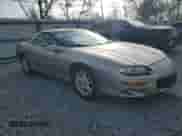 2000 Chevrolet Camaro z VIN 2G1FP22K3Y2175409, wystawiony jako Copart lot #87625535 z przebiegiem 122 301 mil mil oraz Czysty tytuł • Clean title. Historia ofert i sprzedaży dostępna na DreamBid. Obrazek 4.
