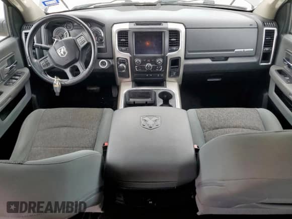 2019 Ram 1500 Big Horn z VIN 1C6RR6LT1KS539344, wystawiony jako Copart lot #62326755 z przebiegiem 117 406 mil mil oraz Szkoda całkowita • Salvage title. Historia ofert i sprzedaży dostępna na DreamBid. Obrazek 8.