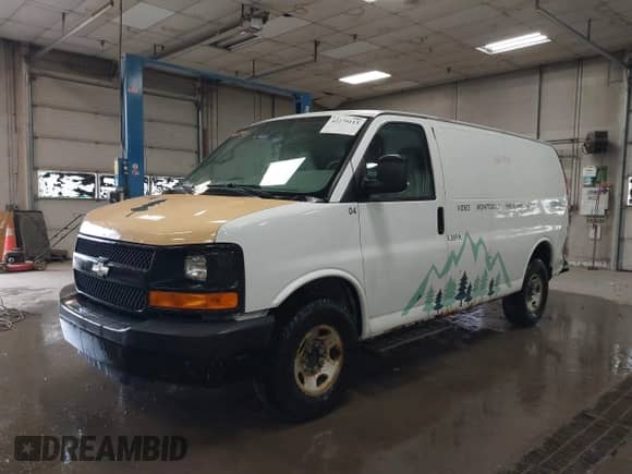 2009 Chevrolet Express Cargo with VIN 1GCGG25C091130523, listed as a IAAI auction lot 42279113 with 176,111 mi miles and . Bid and sale history available at DreamBid. Image 17.