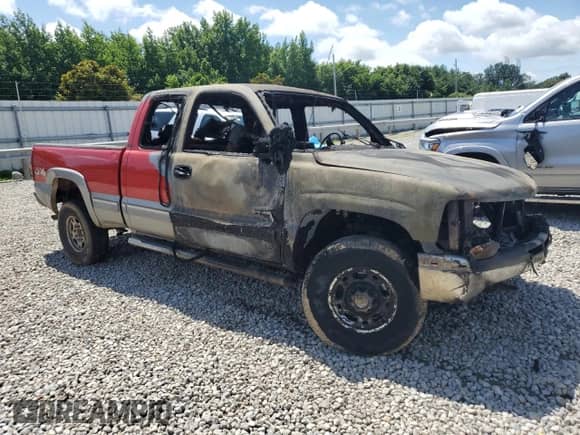 2002 Chevrolet Silverado 2500 LS с VIN 1GCGK29U22Z149440, выставлен на аукционе Copart как лот 60939775 с пробегом Не указан миль и На запчасти • Non repairable. История ставок и продаж доступна на DreamBid. Изображение 4.
