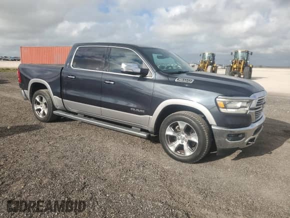 2019 Ram 1500 Laramie z VIN 1C6RREJT3KN617568, wystawiony jako Copart lot #84871435 z przebiegiem 73 674 mil mil oraz Szkoda całkowita • Salvage title. Historia ofert i sprzedaży dostępna na DreamBid. Obrazek 4.