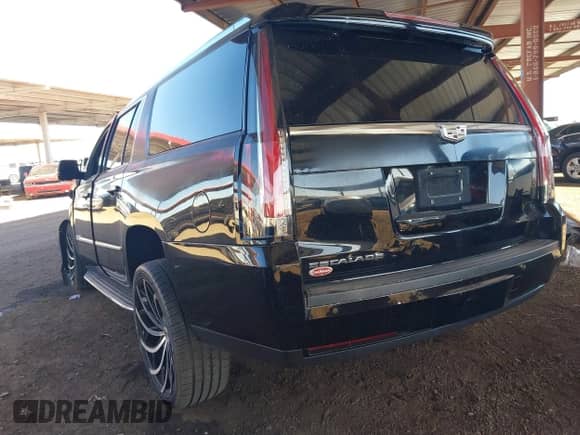 2016 Cadillac Escalade ESV с VIN 1GYS3GKJ6GR331812, выставлен на аукционе IAAI как лот 41347611 с пробегом 115 469 миль миль и . История ставок и продаж доступна на DreamBid. Изображение 3.