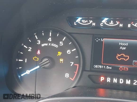 2020 Ford F-150 XL with VIN 1FTMF1CB9LKE94189, listed as a IAAI auction lot 43281808 with 67,611 mi miles and . Bid and sale history available at DreamBid. Image 16.