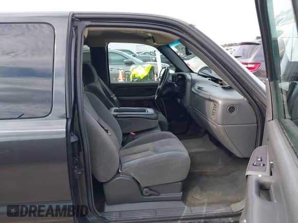 2004 Chevrolet Silverado 1500 Work Truck с VIN 2GCEC19V941123159, выставлен на аукционе IAAI как лот 41419477 с пробегом 171 449 миль миль и . История ставок и продаж доступна на DreamBid. Изображение 5.