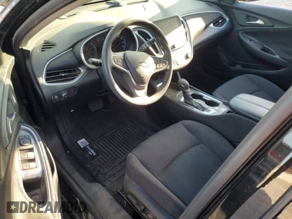 2024 Chevrolet Malibu LT z VIN 1G1ZD5ST0RF143257, wystawiony jako Copart lot #54058955 z przebiegiem Nie podano mil oraz Szkoda całkowita • Salvage title. Historia ofert i sprzedaży dostępna na DreamBid. Obrazek 8.