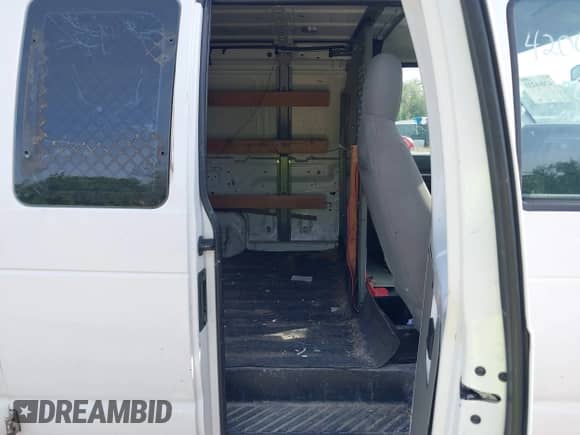 2009 Ford Econoline Cargo Commercial с VIN 1FTNE24W89DA31505, выставлен на аукционе IAAI как лот 42066233 с пробегом 267 327 миль миль и . История ставок и продаж доступна на DreamBid. Изображение 8.