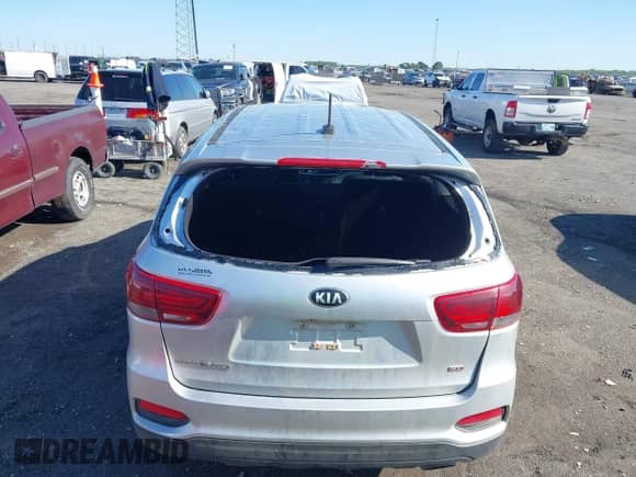 2020 Kia Sorento LX с VIN 5XYPG4A34LG647008, выставлен на аукционе IAAI как лот 41938773 с пробегом 98 917 миль миль и . История ставок и продаж доступна на DreamBid. Изображение 19.