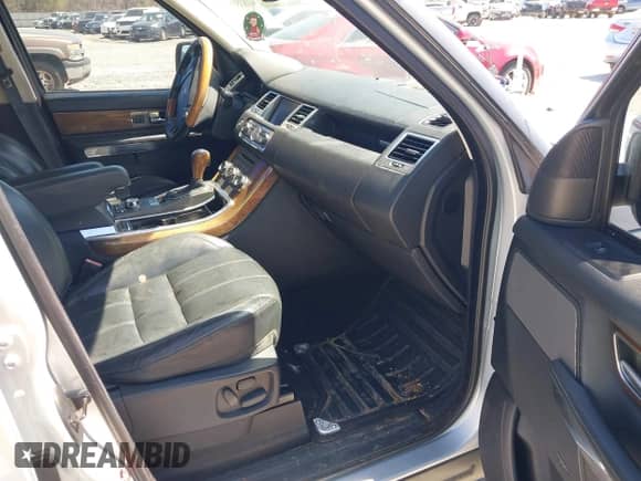 2010 Land Rover Range Rover Sport HSE Lux z VIN SALSK2D44AA226896, wystawiony jako IAAI lot #41835999 z przebiegiem 199 501 mil mil oraz . Historia ofert i sprzedaży dostępna na DreamBid. Obrazek 5.