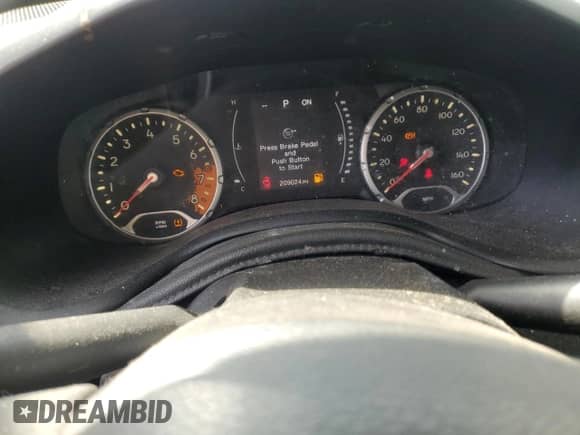 2018 Jeep Renegade Latitude with VIN ZACCJABB5JPJ68093, listed as a Copart auction lot 70480605 with 209,024 mi miles and Clean title. Bid and sale history available at DreamBid. Image 9.