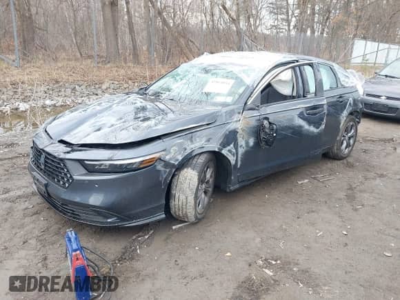 2024 Honda Accord EX-L z VIN 1HGCY2F63RA027845, wystawiony jako IAAI lot #41864854 z przebiegiem Nie podano mil oraz . Historia ofert i sprzedaży dostępna na DreamBid. Obrazek 2.