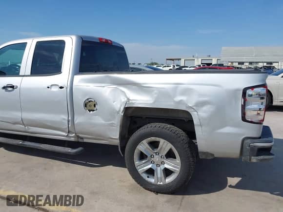 2017 Chevrolet Silverado 1500 Custom с VIN 1GCRCPEH6HZ367918, выставлен на аукционе IAAI как лот 42257373 с пробегом 117 010 миль миль и . История ставок и продаж доступна на DreamBid. Изображение 17.