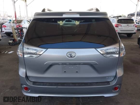 2014 Toyota Sienna SE with VIN 5TDXK3DC8ES485443, listed as a IAAI auction lot 42685176 with 91,853 mi miles and . Bid and sale history available at DreamBid. Image 17.