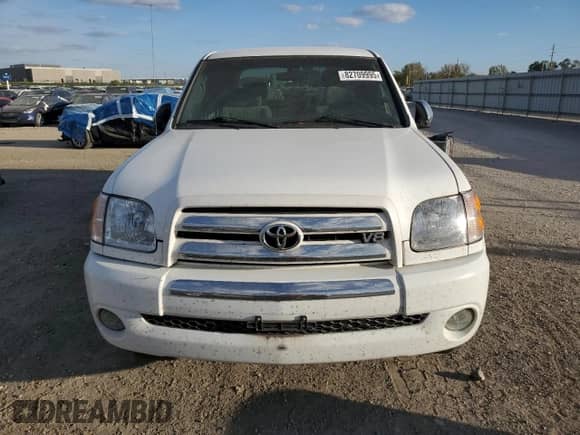 2004 Toyota Tundra SR5 z VIN 5TBDT44124S448271, wystawiony jako Copart lot #82709995 z przebiegiem 130 813 mil mil oraz Czysty tytuł • Clean title. Historia ofert i sprzedaży dostępna na DreamBid. Obrazek 5.