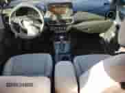 2023 Hyundai Kona SEL с VIN KM8K62ABXPU019933, выставлен на аукционе Copart как лот 70951245 с пробегом 28 460 миль миль и Списание • Salvage title. История ставок и продаж доступна на DreamBid. Изображение 8.