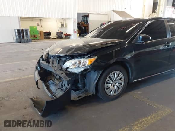 2013 Toyota Camry L z VIN 4T4BF1FK1DR288374, wystawiony jako IAAI lot #42980287 z przebiegiem 134 737 mil mil oraz . Historia ofert i sprzedaży dostępna na DreamBid. Obrazek 6.