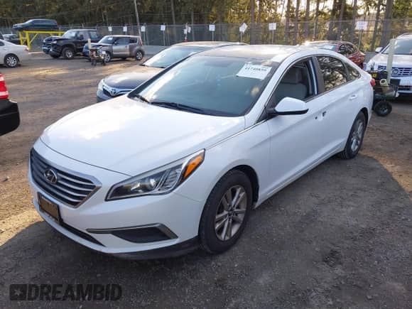 2017 Hyundai Sonata SE с VIN 5NPE24AF6HH451555, выставлен на аукционе IAAI как лот 41740859 с пробегом 133 182 миль миль и . История ставок и продаж доступна на DreamBid. Изображение 2.