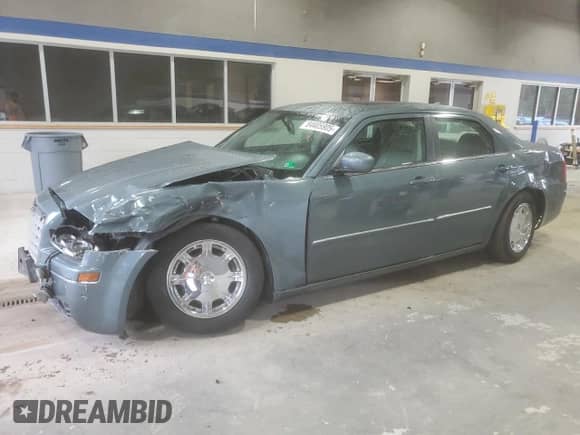 2005 Chrysler 300 Touring с VIN 2C3AA53G25H674116, выставлен на аукционе Copart как лот 84405905 с пробегом 106 810 миль миль и Чистый • Clean title. История ставок и продаж доступна на DreamBid. Изображение 1.