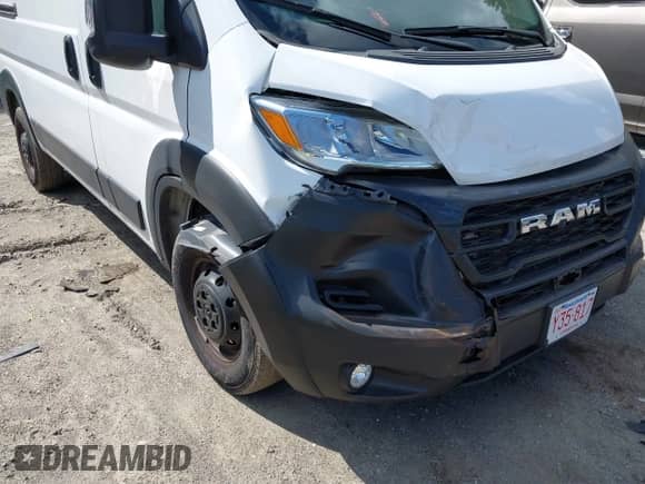 2023 Ram ProMaster Cargo with VIN 3C6LRVBG6PE566859, listed as a IAAI auction lot 43113301 with 27,201 mi miles and . Bid and sale history available at DreamBid. Image 6.
