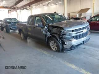 2020 Chevrolet Silverado 1500 LT z VIN 1GCRYDEDXLZ101291, wystawiony jako IAAI lot #43035407 z przebiegiem 53 656 mil mil oraz . Historia ofert i sprzedaży dostępna na DreamBid. Obrazek 1.