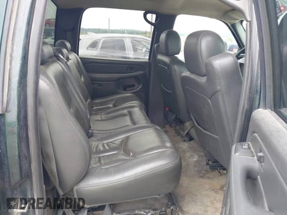 2005 Chevrolet Silverado 3500 SRW LT z VIN 1GCHK33255F889197, wystawiony jako IAAI lot #42454623 z przebiegiem 452 586 mil mil oraz . Historia ofert i sprzedaży dostępna na DreamBid. Obrazek 8.
