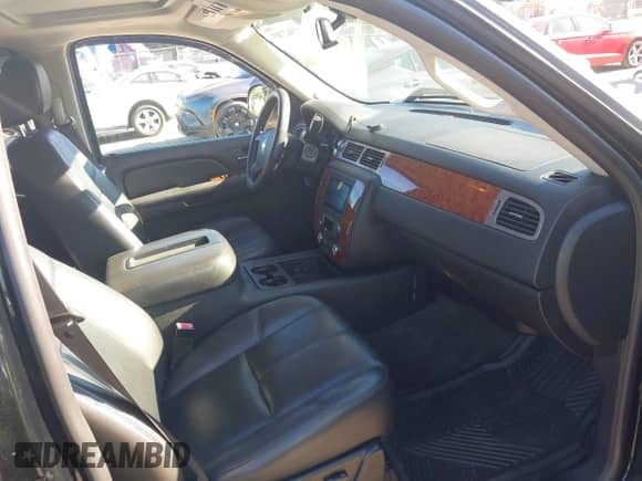 2008 Chevrolet Tahoe 3LT с VIN 1GNFK13098J116140, выставлен на аукционе IAAI как лот 42962703 с пробегом 201 996 миль миль и . История ставок и продаж доступна на DreamBid. Изображение 5.