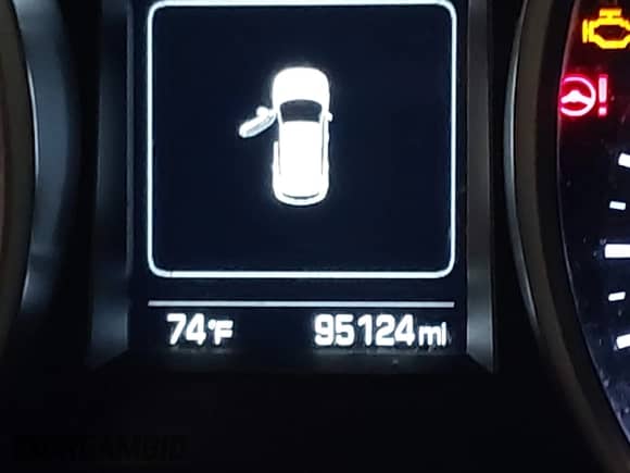 2018 Hyundai Santa Fe 2.4L с VIN 5NMZT3LB2JH078794, выставлен на аукционе IAAI как лот 42682664 с пробегом 95 124 миль миль и . История ставок и продаж доступна на DreamBid. Изображение 16.