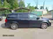 2019 Dodge Grand Caravan SXT z VIN 2C4RDGCG8KR545739, wystawiony jako IAAI lot #43135026 z przebiegiem 98 653 mil mil oraz . Historia ofert i sprzedaży dostępna na DreamBid. Obrazek 13.