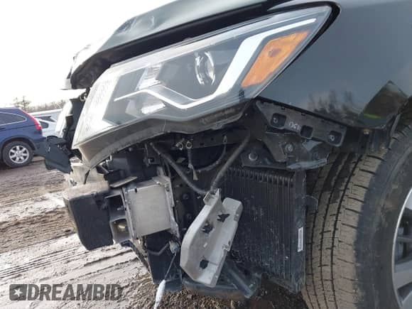 2017 Nissan Pathfinder SV with VIN 5N1DR2MM9HC633277, listed as a IAAI auction lot 41697958 with 51,891 mi miles and . Bid and sale history available at DreamBid. Image 20.