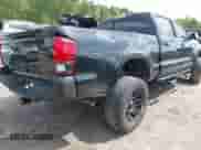 2021 Toyota Tacoma SR5 z VIN 5TFDZ5BN2MX064938, wystawiony jako IAAI lot #42013109 z przebiegiem 40 620 mil mil oraz . Historia ofert i sprzedaży dostępna na DreamBid. Obrazek 4.